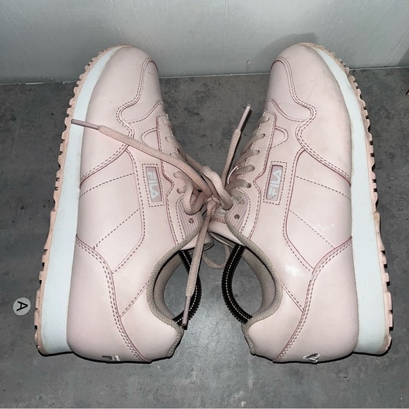 FILA Womens Pink Sneakers Size‎ 8 - Picture 1 of 9